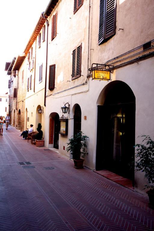 Locanda Il Pino Bed & Breakfast San Gimignano Exterior photo