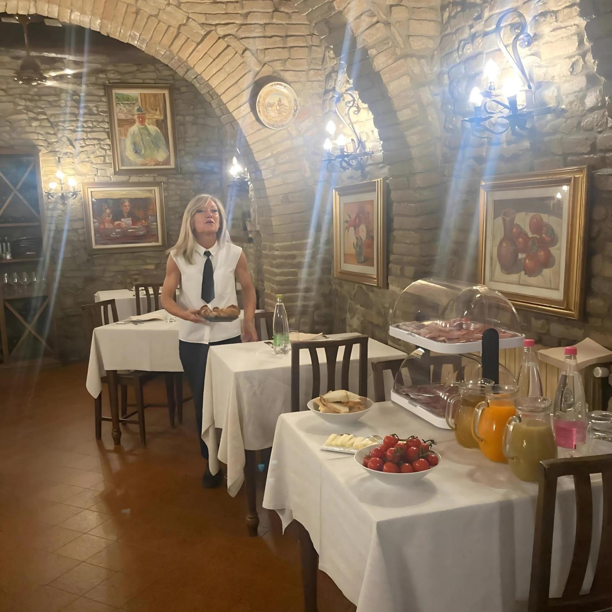 Locanda Il Pino San Gimignano Exterior photo