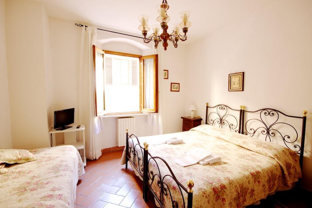 Locanda Il Pino Bed & Breakfast San Gimignano Room photo