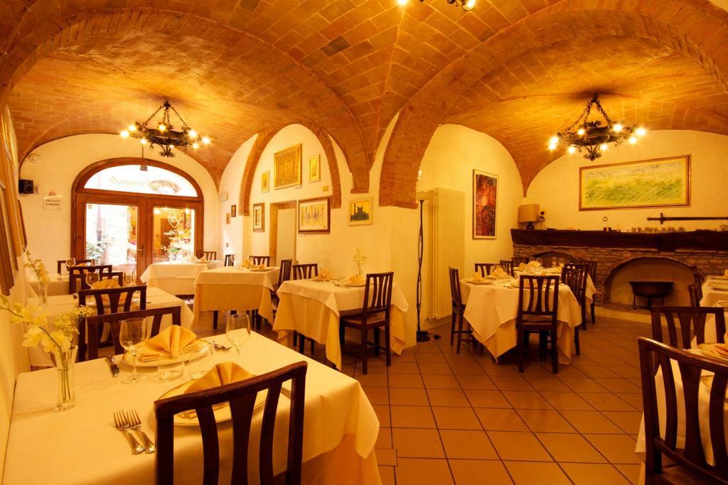 Locanda Il Pino San Gimignano Exterior photo