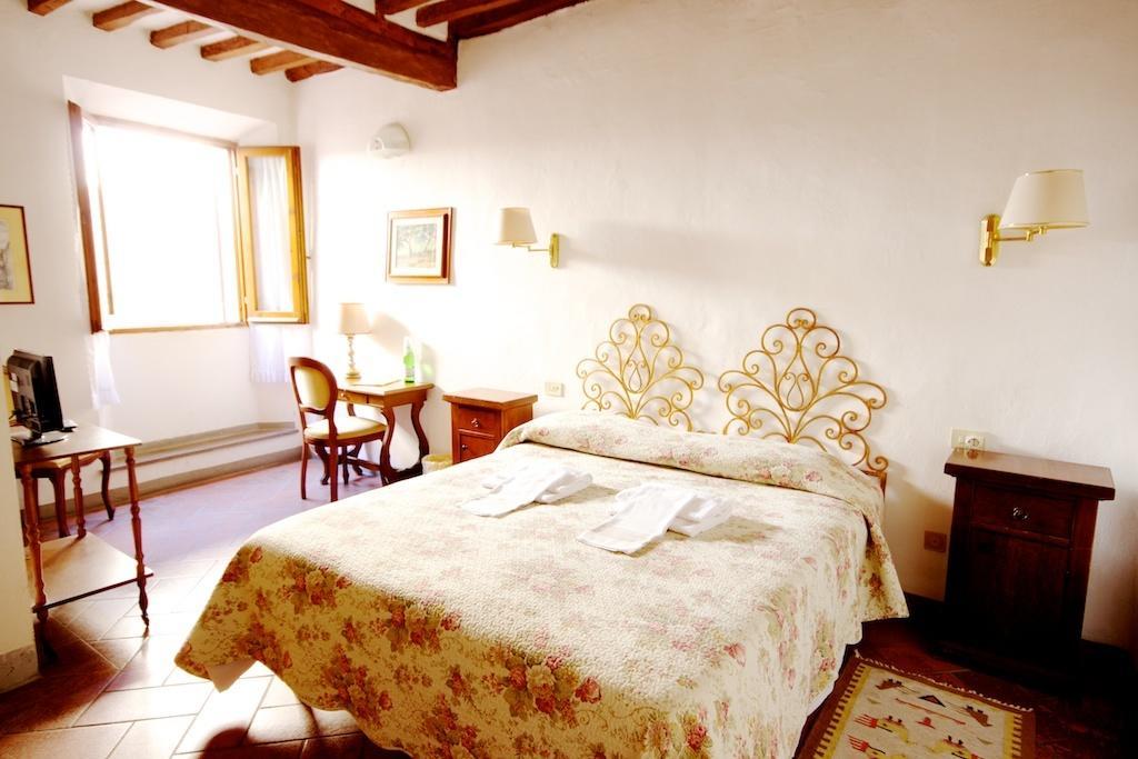 Locanda Il Pino Bed & Breakfast San Gimignano Room photo