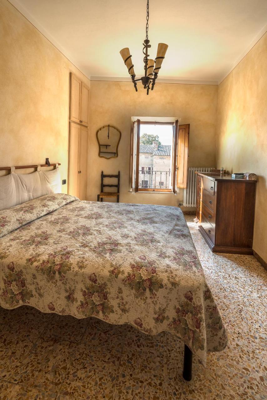 Locanda Il Pino Bed & Breakfast San Gimignano Exterior photo