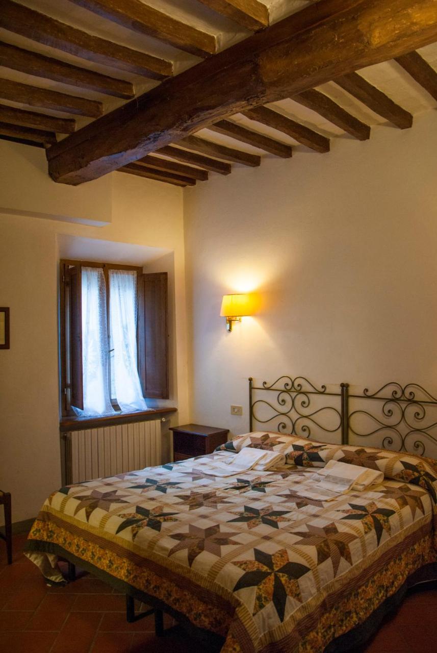 Locanda Il Pino Bed & Breakfast San Gimignano Exterior photo