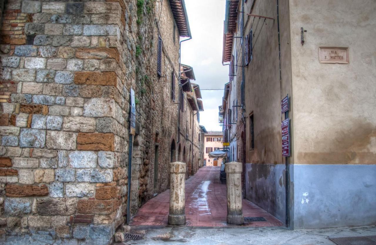 Locanda Il Pino Bed & Breakfast San Gimignano Exterior photo